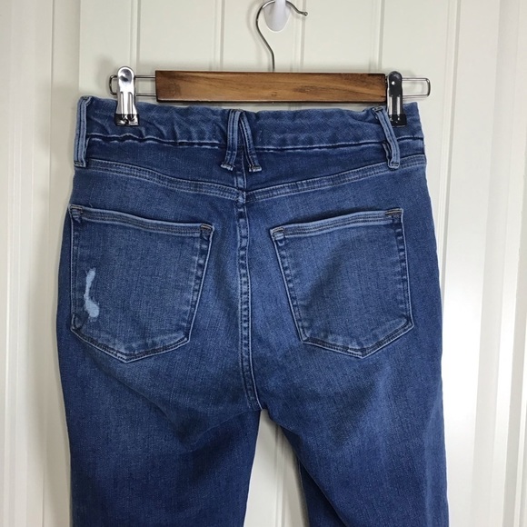Good American Good Legs in Blue431 Size 28P Cropped. - Picture 10 of 10